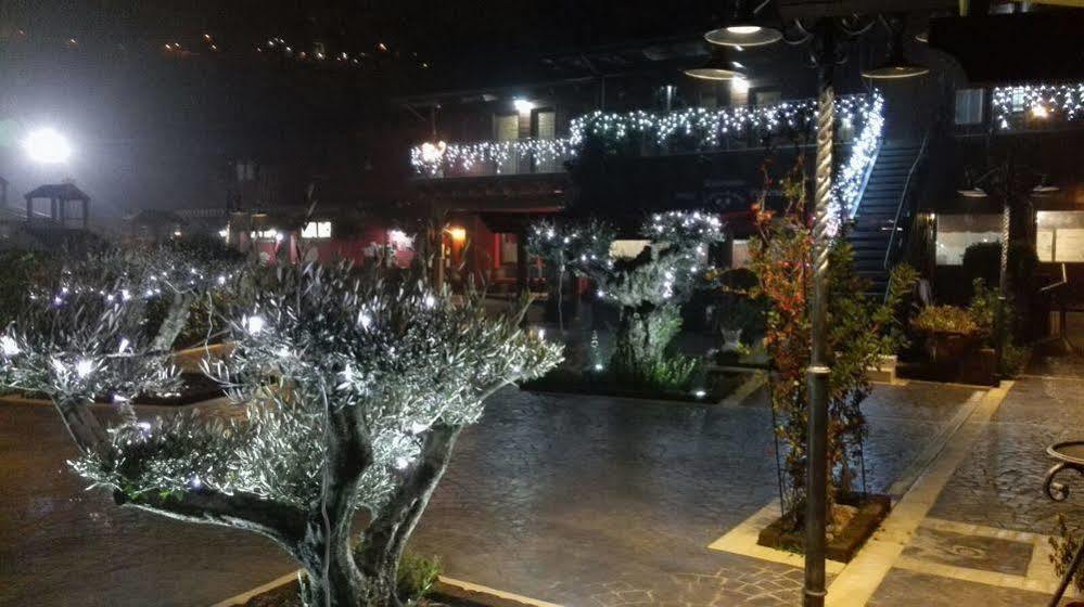 Hotel Il Dito E La Luna Ripa Teatina Buitenkant foto